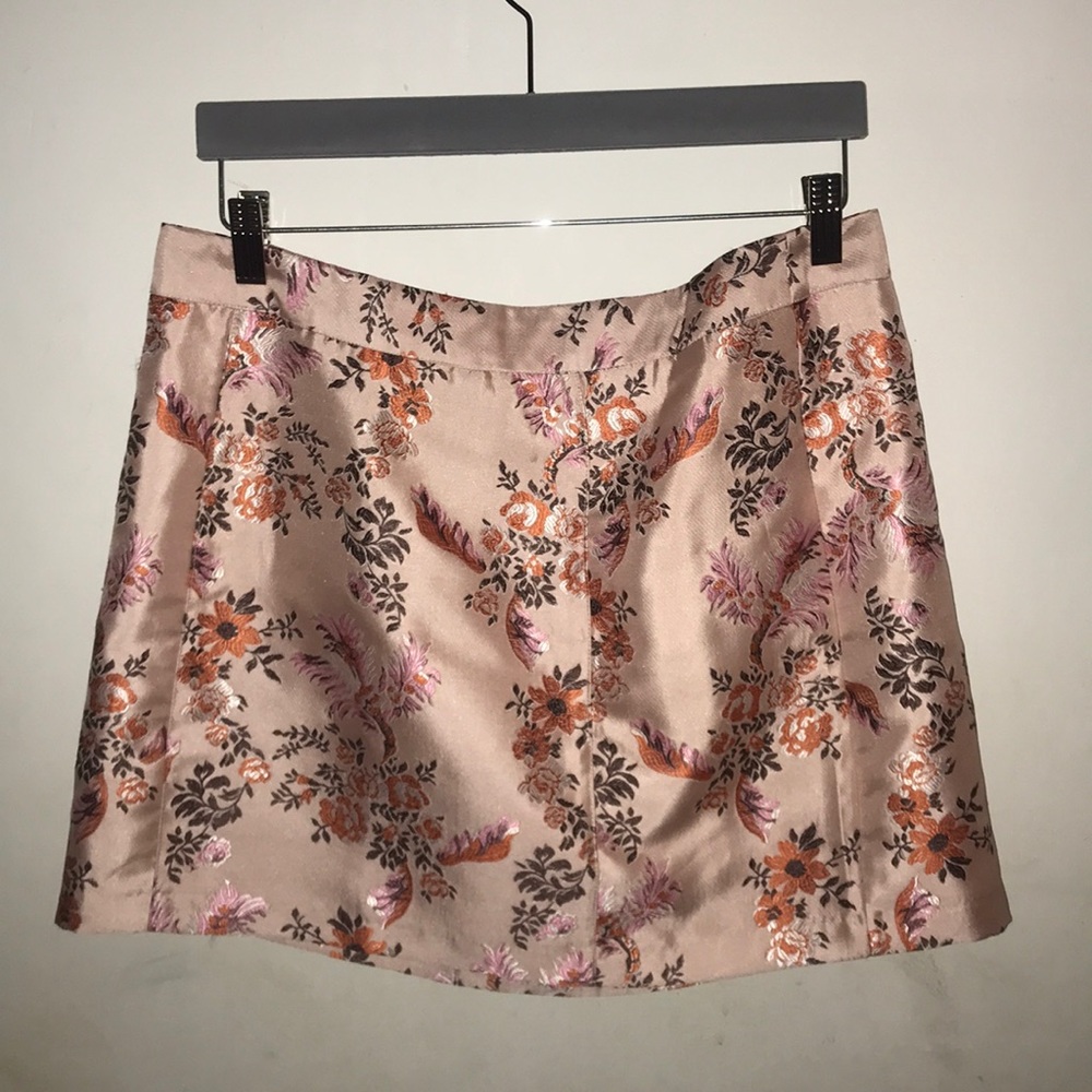 FOREVER 21 FLORAL EMBROIDERED MINISKIRT